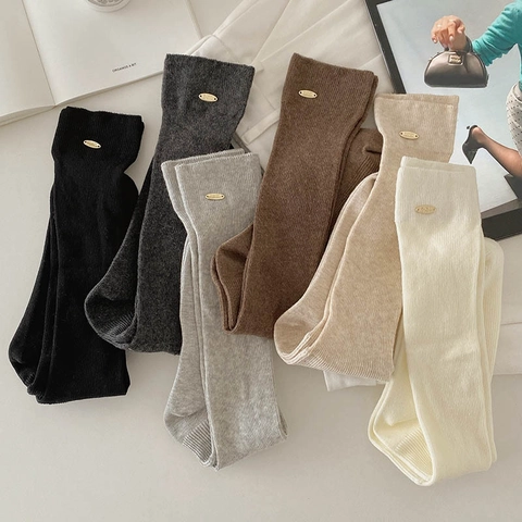 Calcetines Altos De Algodón Acanalado Para Mujer Estilo Japonés Con Etiqueta Metálica Tubo Largo Transpirable Color Sólido