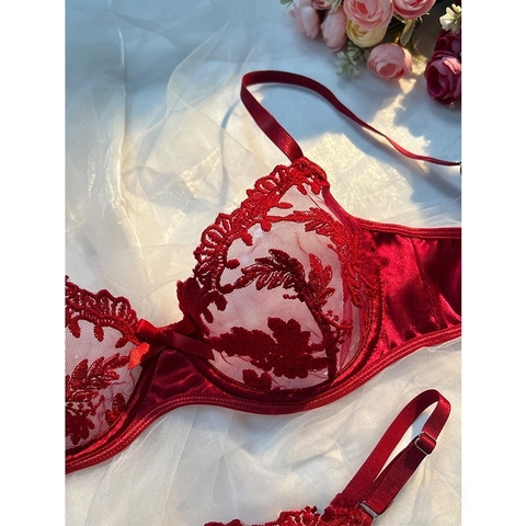 Lingerie Soutien-Gorge Et String En Dentelle Brodée Pour Femmes Maille Transparente Armature Bretelles Réglables Style Français