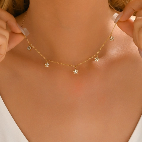 Collana Con Pendente a Fiore di Petalo in Acciaio Inossidabile Placcato Oro Con Zirconia per Donna Catena da Clavicola Gioielli