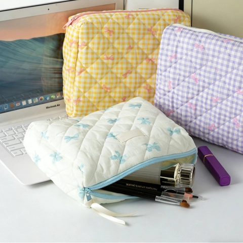 Quilted Makeup Bag Polyester Bow Print Large Capacity Travel Toiletry Organizer Cute Cosmetic Pouch For Women Girls