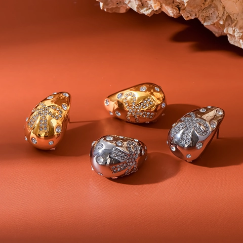 Orecchini a Bottone a Goccia con Fiocco in Acciaio Inossidabile e Zirconia Placcati Oro 18K Gioielli da Donna