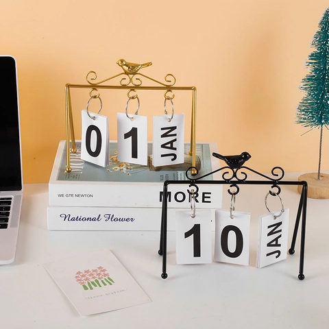 Perpetual Flip Calendar Wood Metal Desktop Ornament Manual Date Display Nordic Minimalist Home Office Decoration Vintage