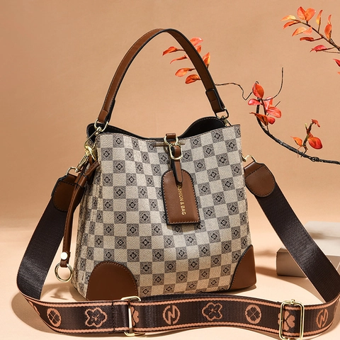 Vintage Bucket Bag Women PU Leather Checkerboard High Capacity Shoulder Crossbody With Retro Wide Jacquard Strap