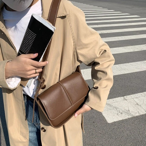 Retro PU Leather Shoulder Bag For Women Vintage Brown Small Square Crossbody Purse With Contrast Stitching And Flap