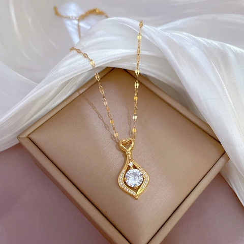 Teardrop Pendant Necklace Gold Plated Copper Heart Decor Micro Pave Cubic Zirconia Elegant Jewelry For Women