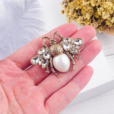 Broche De Abeja Vintage Aleación De Oro Estrás E Imitación De Perla Artificial Corsage De Insecto Para Traje Vestido Accesorio Elegante