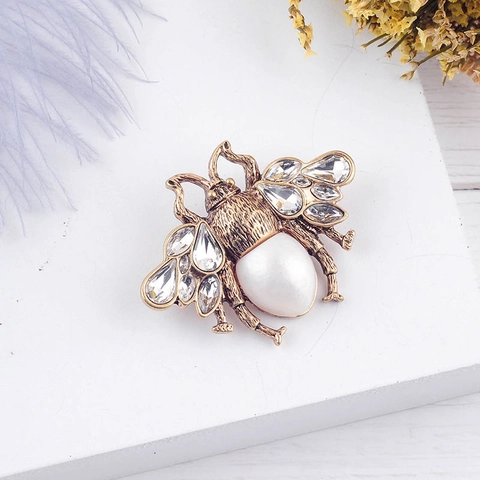 Broche De Abeja Vintage Aleación De Oro Estrás E Imitación De Perla Artificial Corsage De Insecto Para Traje Vestido Accesorio Elegante