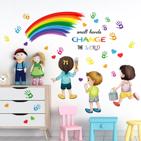 Vinilo de Pared de PVC de Huellas de Arco Iris de Dibujos Animados para Niños Frase Small Hands Change The World