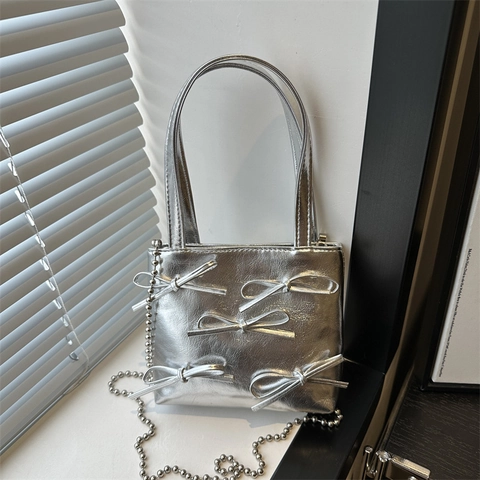 Mini Umhängetasche Damen PU Leder Handtasche Dimensional Schleife Dekor Kugelkette Schultergurt Schick Modisch Quadratisch