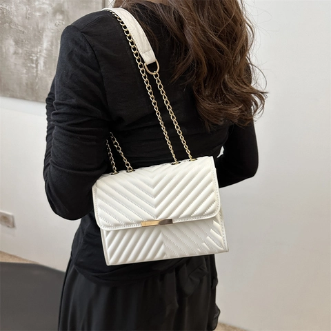 Damen V-Gesteppte Umhängetasche Goldkette Kleine Quadratische Crossbody Tasche Retro PU Leder Messenger Tasche Für Tägliches Pendeln Damen