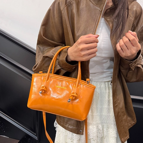 Glanzende PU Leren Handtas Vrouwen Crossbody Tas Dubbele Handvatten Verstelbare Riem Knoop Decor Mode Print Pendelaar Tote