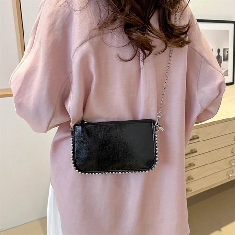 Chic Women Crossbody Bag Metal Chain Strap Rivet Bead Trim PU Leather Shoulder Handbag Modern Fashion Style Small Square Bag