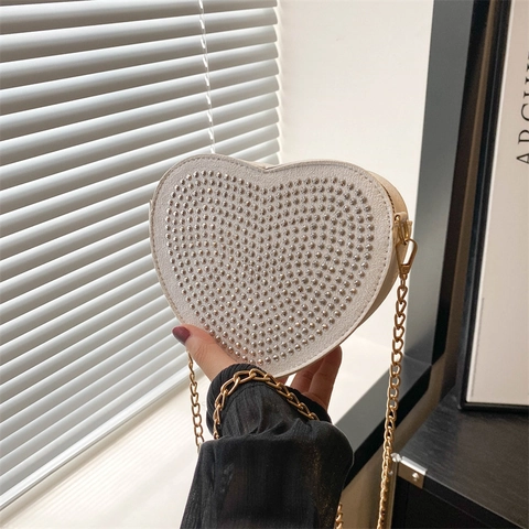 Hartvormige Crossbodytas Voor Dames PU Leer Met Zilveren Noppen Avondfeest Handtas Met Gouden Metalen Kettingriem Elegant