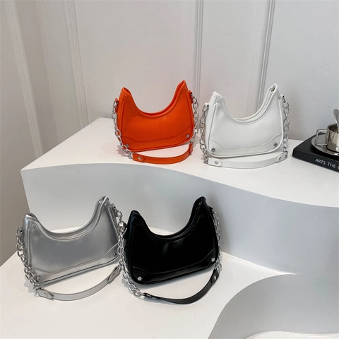 Women Stylish PU Leather Moon Shaped Underarm Bag Fashion Silver Chain Rivet Decor Solid Color Hobo Shoulder Bag Handbag
