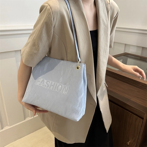 Bolso Tote de Mujer de Piel Sintética PU Gran Capacidad Color Sólido Arrugado Relieve de Letras Bolso de Hombro Minimalista
