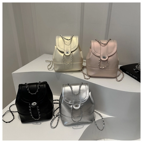 Damen Mode Mini Rucksack Perlmutt PU Leder Umhängetasche Mit Metallkette Für Den Alltag Lässig Dating Mädchen Geschenk