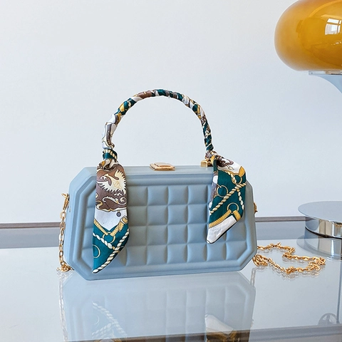 Sac À Main Boîte Quadrillé Pour Femmes Cuir PU Chaîne Métal Sac Bandoulière Avec Poignée Foulard Satin Rétro Élégant