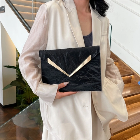 Women Envelope Clutch Bag Crinkled Texture Large Capacity PU Leather Handbag With V Metal Decoration Fashion Shoulder Bag