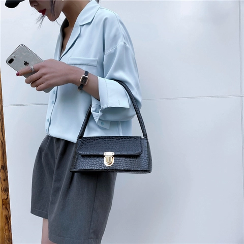 Women Crocodile Pattern PU Leather Shoulder Bag Retro Rectangular Underarm Baguette Bag Fashion With Gold Buckle