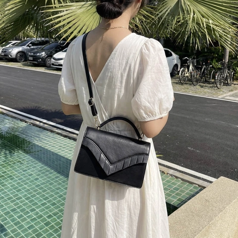 Borsa A Mano Da Donna In Pelle PU Con Patta A Strati A V Borsa A Tracolla Piccola Borsa Quadrata Pieghettata Con Tracolla Regolabile