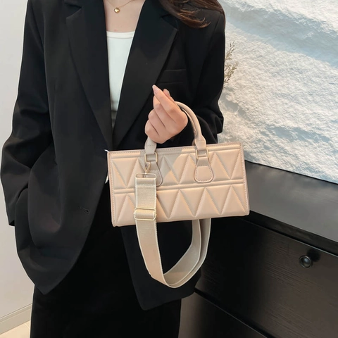Borsa a Mano Trapuntata Donna Pelle PU Borsa a Tracolla Ricamo Triangolare Moda Tracolla Larga Retro Urban