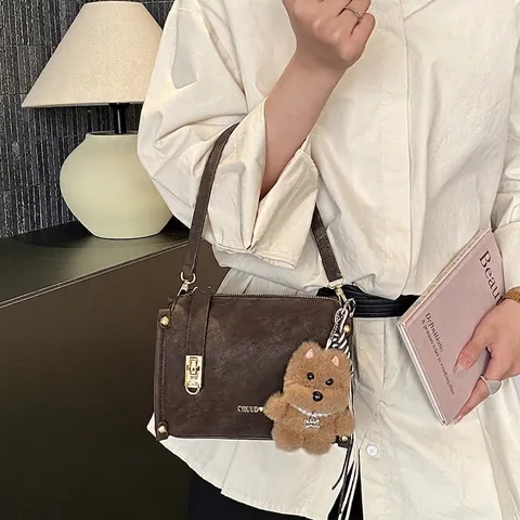 Sac À Épaule Vintage En Cuir PU Pour Femmes Chic Sac Bandoulière Boîte Avec Charme Ours En Peluche Sac À Main