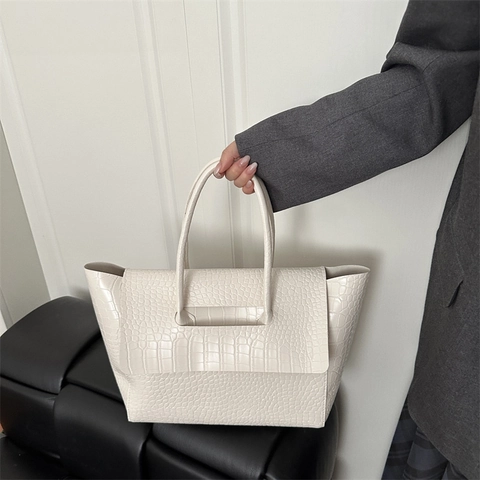 Women Large Capacity Tote Bag Crocodile Embossed PU Leather Handbag Elegant Vintage Commute Office Flip Top Design