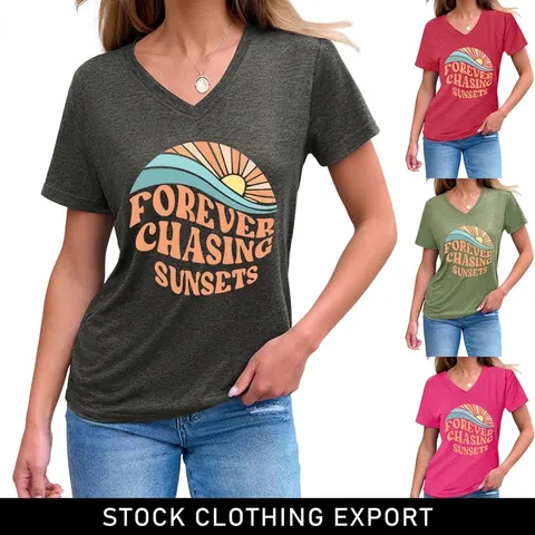 T-Shirt Femme Col V Mélange Coton Manches Courtes Forever Chasing Sunsets Imprimé Graphique Rétro Haut Décontracté