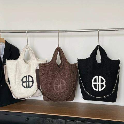 Women Large Plush Tote Bag Faux Fur Shoulder Crossbody Bag With Letter Logo Casual Street Style Winter Handbag For Women