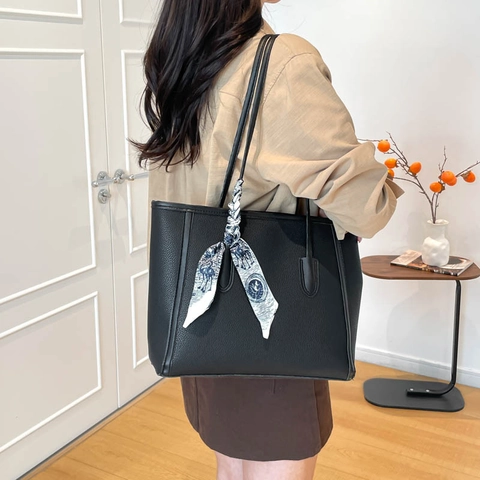 Große Kapazität Tote Bag Litchi Textur PU Leder Mit Satinnschal Dekor Minimalistische Pendeln Umhängetasche Für Damen