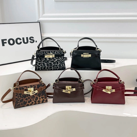 Fashion Women PU Leather Square Bag Leopard Print Shoulder Crossbody Bag With Metal Twist Lock Chic Top Handle Satchel Bag