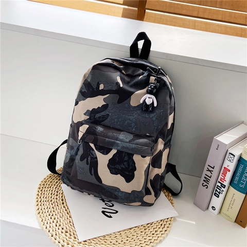 Camouflage Nylon Rugzak Waterdicht Grote Capaciteit School Reizen Casual Dagrugzak Voor Unisex Met Beer Bedeltje