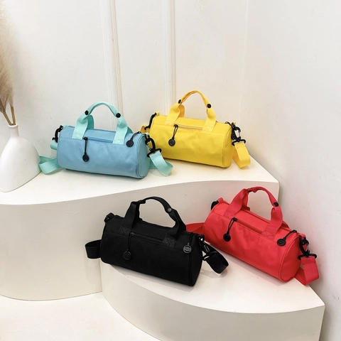 Lightweight Nylon Cylinder Travel Bag Casual Handheld Shoulder Bag For Fitness Swimming Gym Sports Women Men Travel Luggage Bag