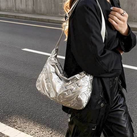 Glänzende Gepolsterte Umhängetasche Gesteppte Schleife Metallic Hobo Tasche Mit Verstellbarem Riemen Für Damen Mode Casual Underarm Bag