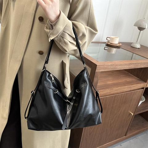 Large Capacity Women Shoulder Bag Retro PU Leather Hobo Tote With Adjustable Strap Solid Color Minimalist Crossbody