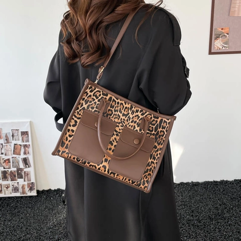 Einkaufstasche Mit Leopardenmuster PU Leder Große Kapazität Doppelte Vordertaschen Verstellbarer Gurt Retro Mode Damen