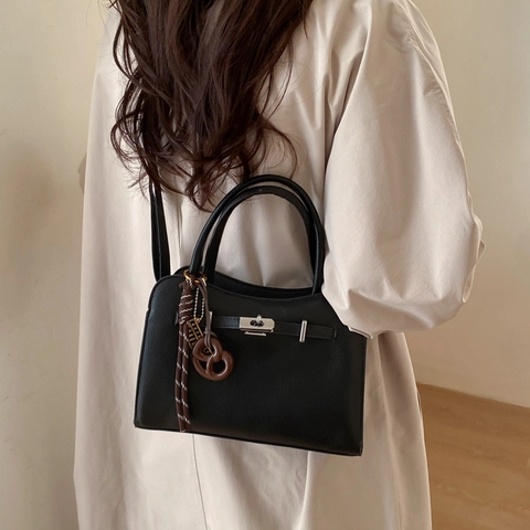 Dames Minimalistische PU Leder Kleine Vierkante Tas Met Zilveren Sluiting Grote Capaciteit Retro Handtas Schoudertas