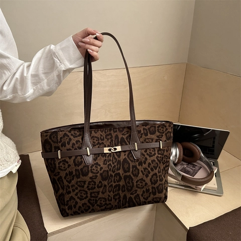 Grote Dames Shopper Tas Van Mat Suède Imitatieleer Vintage Elegante Onderarm Schoudertas Met Gouden Metalen Sluiting