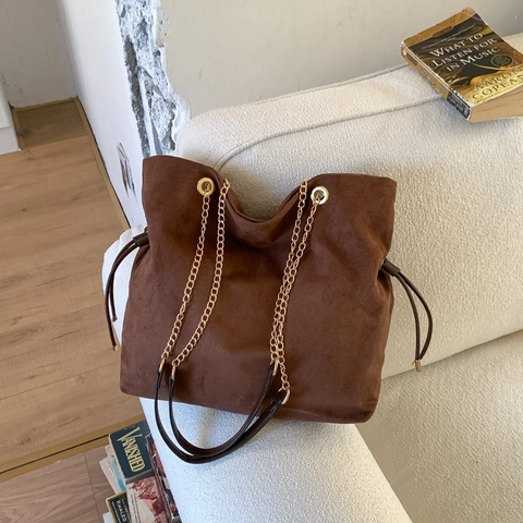 Faux Wildleder Tragetasche Große Kapazität Retro Umhängetasche Mit Kette Und Baseball Anhänger Für Damen