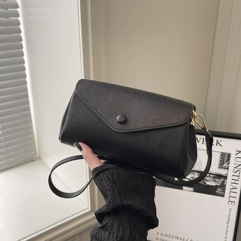 Women Crossbody Bag PU Leather Envelope Flap Adjustable Strap Retro Minimalist Square Shoulder Bag Daily Fashion
