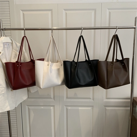 Large Capacity PU Leather Tote Bag For Women Vintage Solid Color Commuting Shoulder Bag With Silver Rivet Decoration
