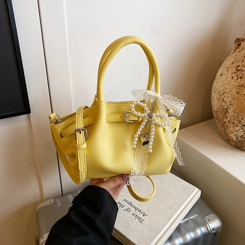 Women Litchi Pattern PU Leather Handbag With Lace Bow Pearl Heart Pendant Detachable Strap Sweet Elegant Bucket Shoulder Bag Commute