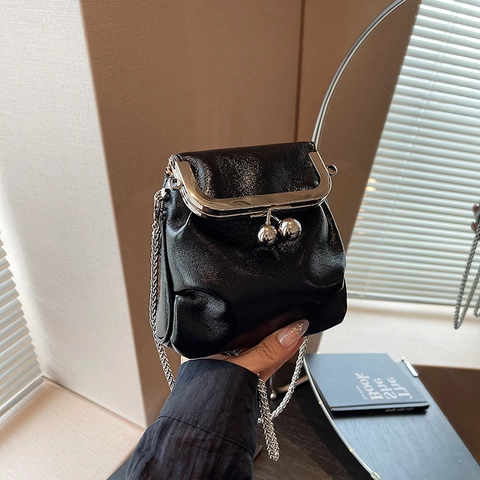Borsa A Tracolla In Pelle PU Metallizzata Lucida Con Chiusura Kiss-Lock E Design A Pieghe Piccola Borsa Quadrata Da Donna