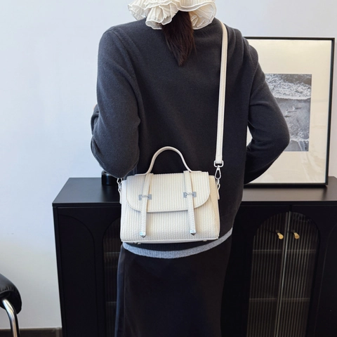 Vintage PU-Leren Kleine Vierkante Tas Voor Dames Eenvoudige Effen Kleur Flap Handtas Met Zilveren Gesp Crossbody Schoudertas