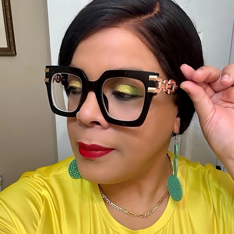Oversized Square Sunglasses Women UV400 Protection PC Frame Decorative Golden Metal Chain Temples Trendy Fashion Eyewear