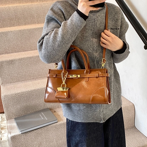 Women Retro Shiny PU Leather Shoulder Bag Large Capacity Tote With Padlock And Mini Charm Fashion Minimalist Underarm Handbag