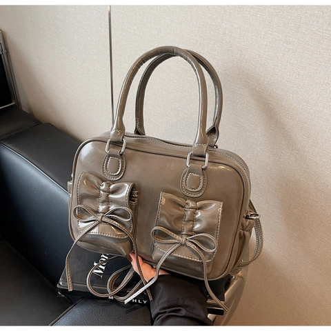 Borsa a Mano Vintage in Pelle PU Lucida Con Tasche Anteriori a Fiocco Cuciture a Contrasto Borsa a Tracolla Donna per Pendolari