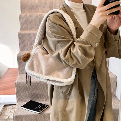 Bolso De Hombro Para Axila Mujer Ante Sintético Ribete Lana Cordero Invierno Colgante Oso Peluche