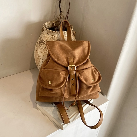 Sac À Dos Femme Rétro Aspect Daim Mat Cuir PU Grande Capacité Multiples Poches Cordon Rabat Décontracté Voyage Rue Style