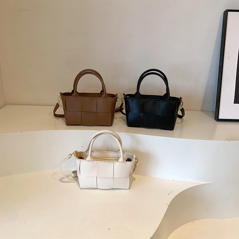 Gewebte Handtasche Damen PU Leder Schicke Quadratische Umhängetasche Mit Tragegriff Verstellbarem Schultergurt Modern Goldene Hardware